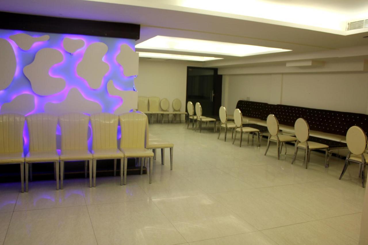 Aman Deluxe Hotel New Delhi Exterior photo