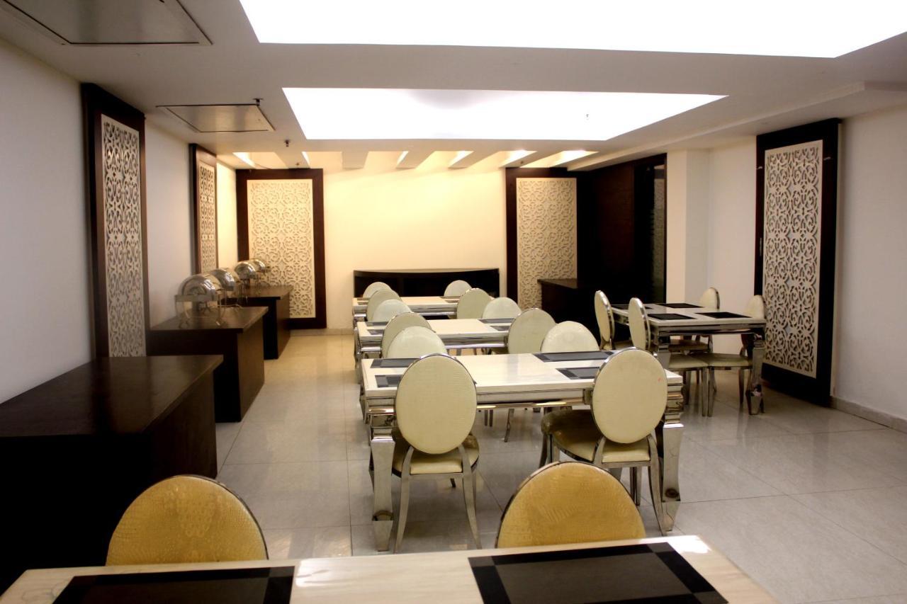 Aman Deluxe Hotel New Delhi Exterior photo